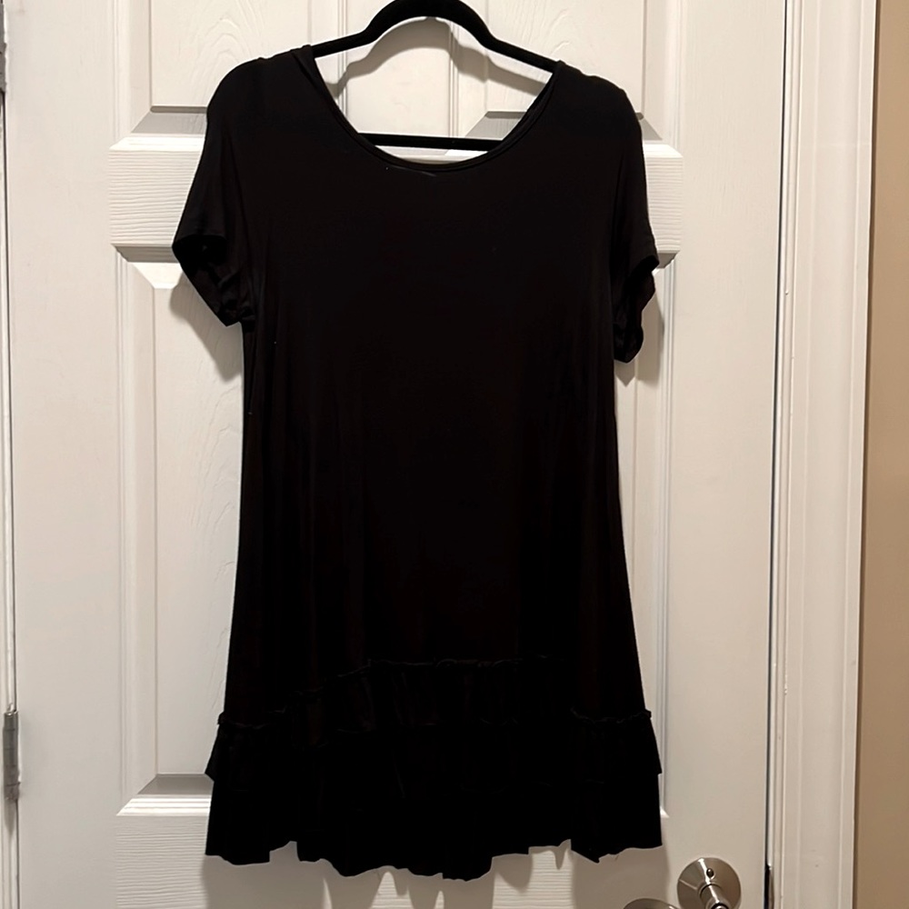 Women’s black top